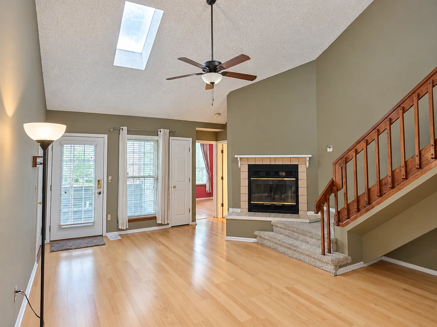 2 bed, 2.0 bath, 1192 sqft, $1,995 — Photo 4