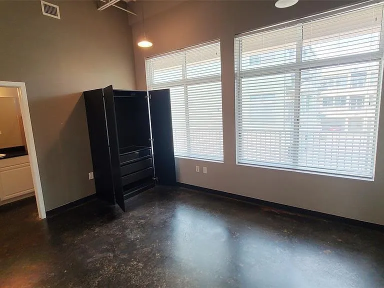 2401 E 6th St #6094 — Photo 21