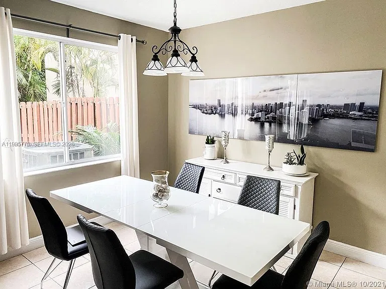 3657 Asperwood Cir #3657 — Photo 3
