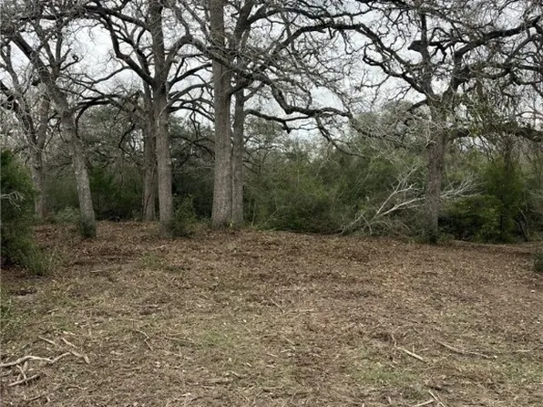 164 County Road 187, Hallettsville, TX 77964