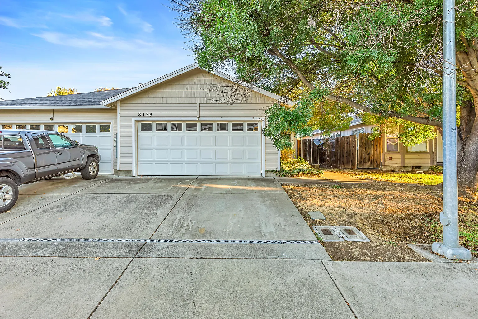 3176 Forest Hills Dr APT A photo 1