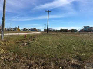 980 Copacabana Dr, Crystal Beach, TX 77650