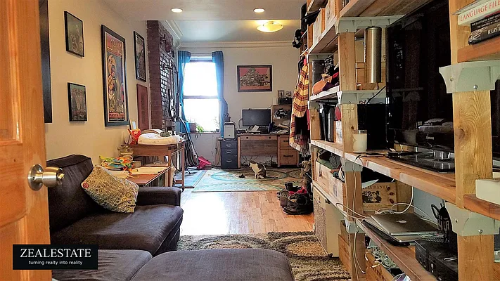 Rented by ZealEstate Group Inc | media 37