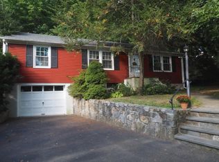18 Deepwood Ln, Norwalk, CT 06854
