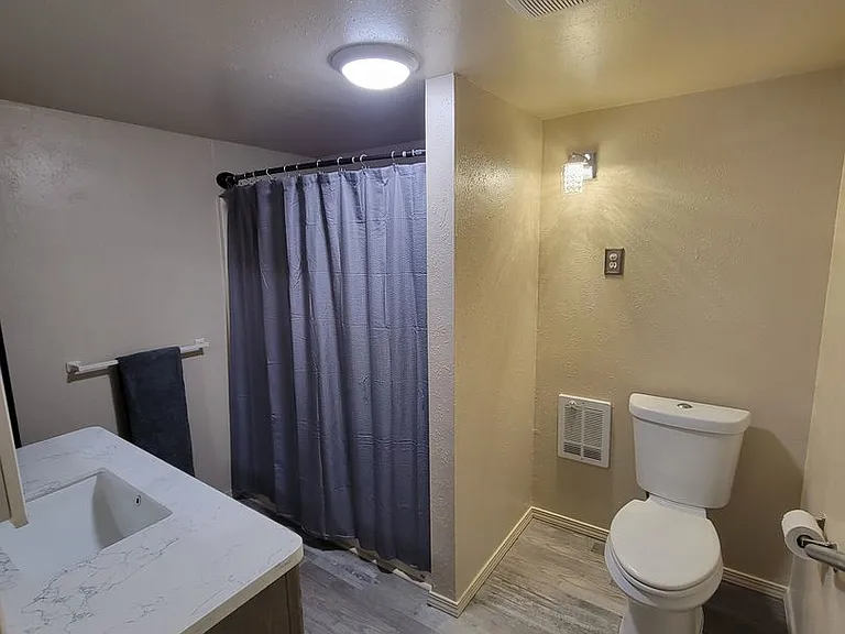1290 Retsil Rd E — Photo 18
