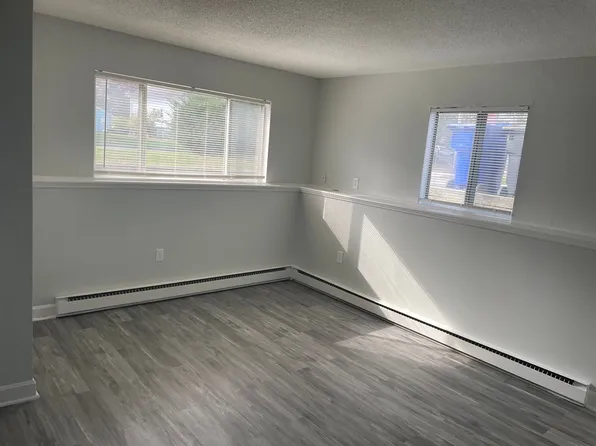 24 Franklin Street, 24 Franklin St APT 1, Riverside, RI 02915