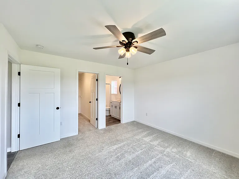 3834 Lucey St — Photo 7