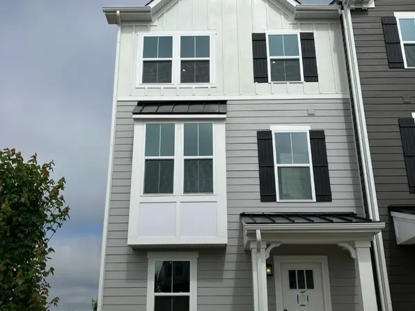 210 Fost Blvd, Moyock, NC 27958