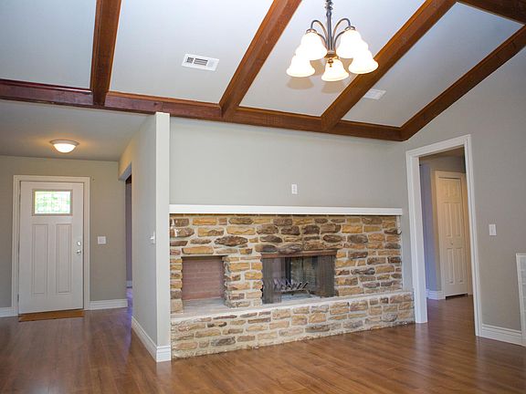 3rd image of 506 Hinshaw Dr