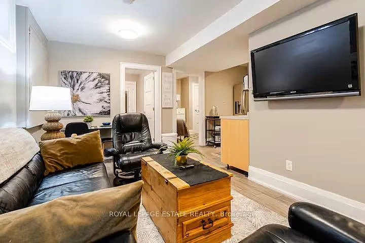 30 Rhydwen Ave #LOWER — Photo 7