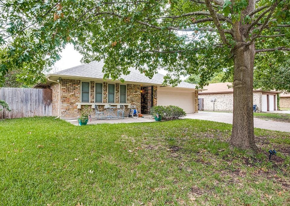 1st image of 324 Goldfinch Dr
