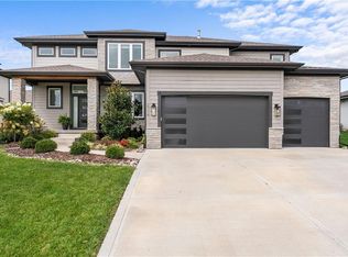 2114 NW Killarney Ln, Lees Summit, MO 64081