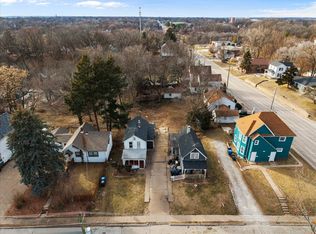 1816 Belle Ave, Davenport, IA 52803