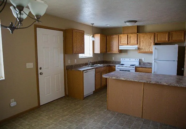 Williamsburg Townhomes — Photo 3