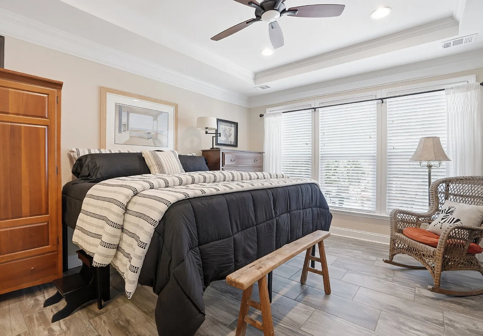 2 bed, 2.0 bath, 2141 sqft, $3,600 — Photo 4