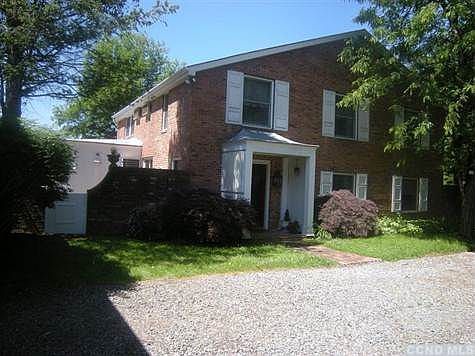 A closer look at the front enterance.