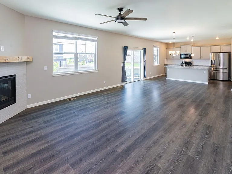 1464 Vantage Pkwy — Photo 13
