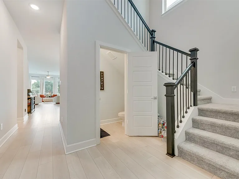 3132 Cliff Swallow Ln — Photo 1