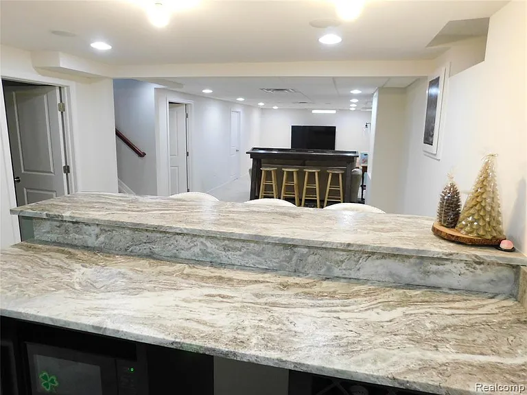 2759 Winter Dr — Photo 19
