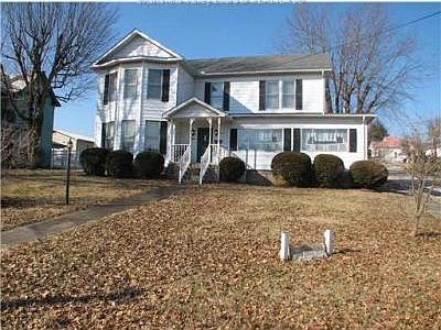 1st image of 2642 Putnam Ave