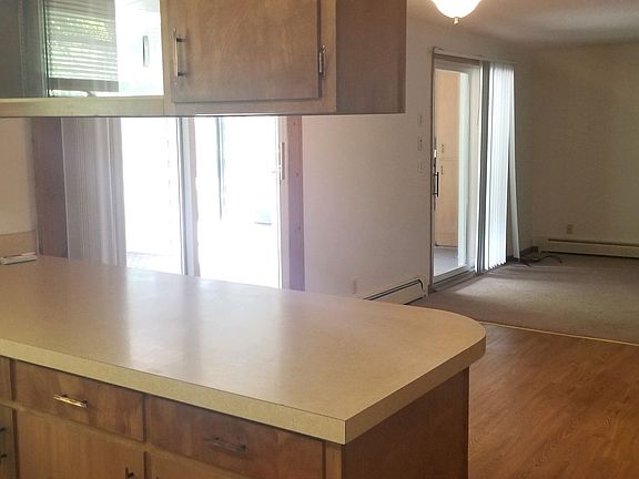 4th image of 1315 College St #B
