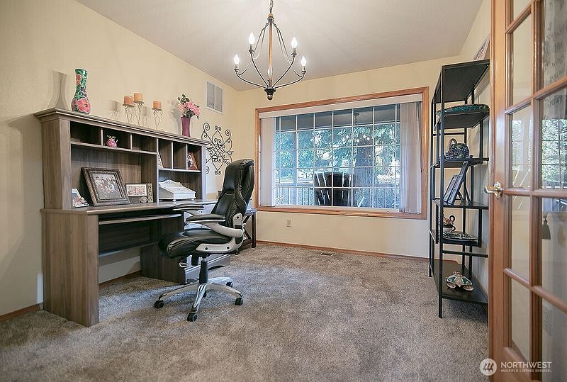 5th image of 130 Mosswood Lane