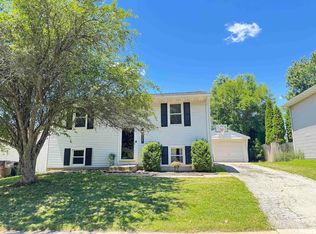 4441 W Castleton Rd, Peoria, IL 61615