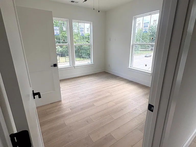2464 Millwood Ave #1 — Photo 9
