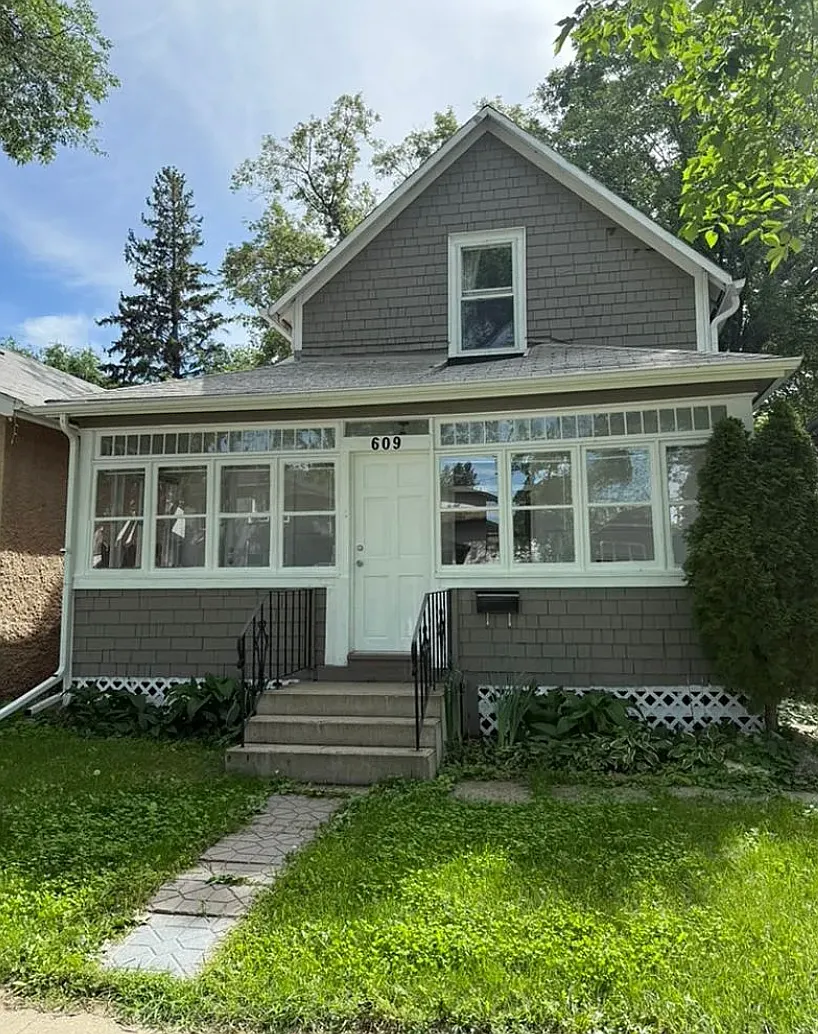 609 29th Street West, Saskatoon Single Family Home | 4 Bedrooms | 1 Bathroom — Photo 1
