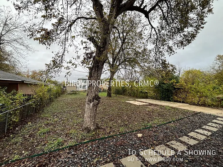 2239 Burnet St — Photo 30
