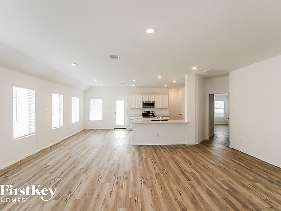 4th image of 5223 Pine Pass Dr