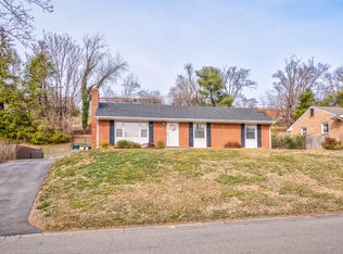 942 Lauderdale Ave, Vinton, VA 24179