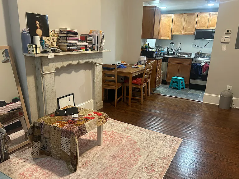 1931 Chestnut St #2H — Photo 3