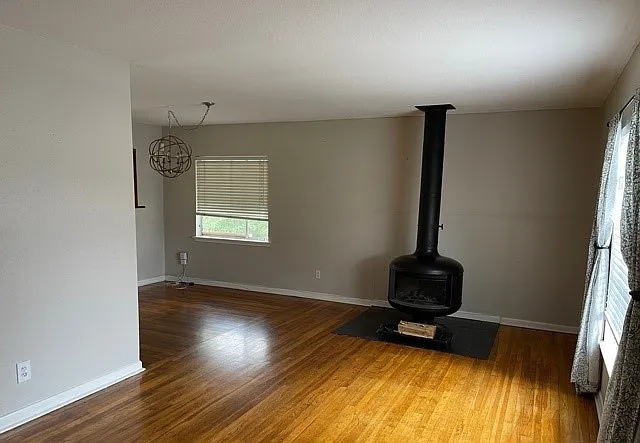 242 Pershing Ave — Photo 3