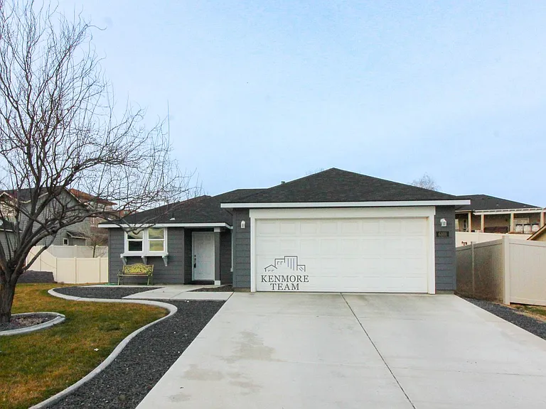 6101 Turf Paradise Dr — Photo 1
