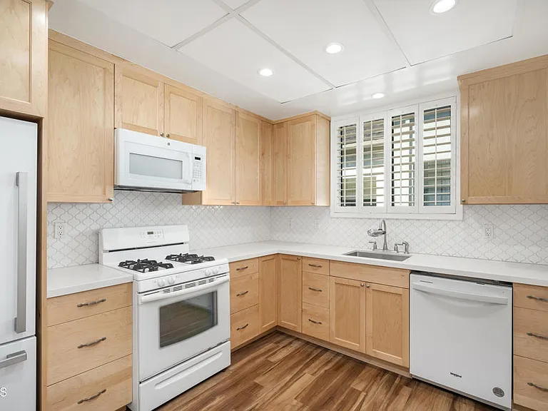 813 N Monterey St #3 — Photo 10