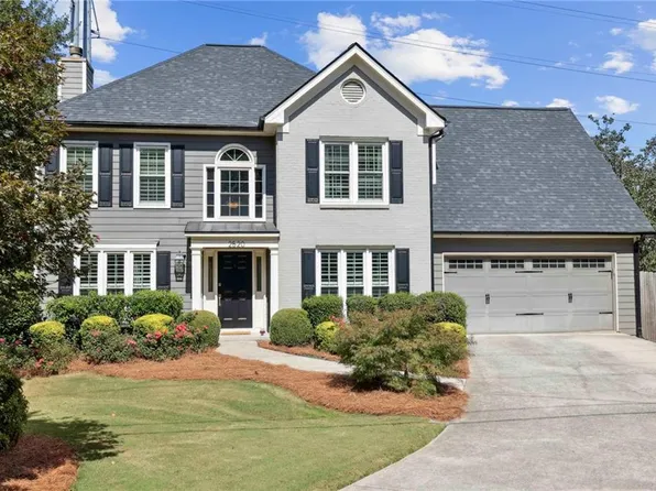 2520 Kingsglen Ct, Dunwoody, GA 30360