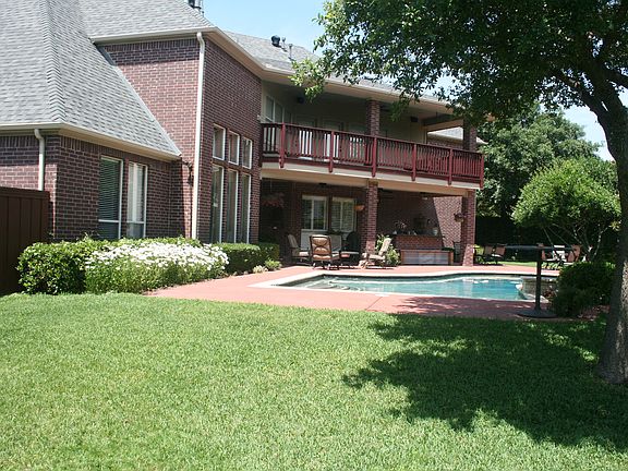2nd image of 708 Cambridge Manor Ln