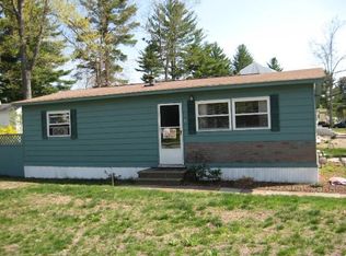 1 Meadow Ln, Nashua, NH 03062