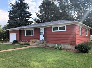 372 2nd Ave NE, Beach, ND 58621