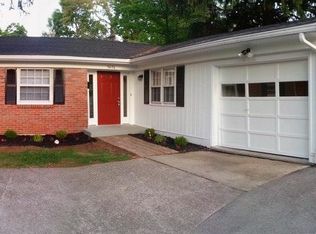 3406 Greentree Rd, Lexington, KY 40517