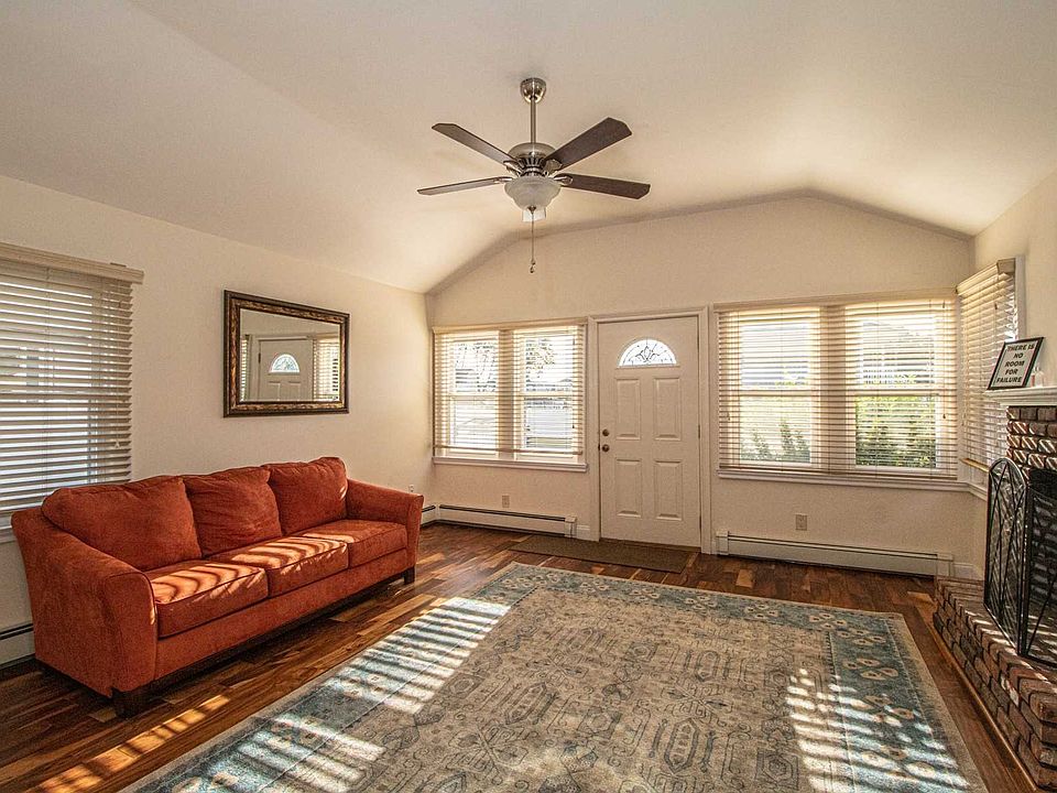 124 Coolidge Ave, Amity Harbor, NY 11701 Zillow