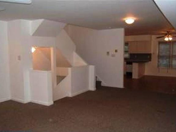 3rd image of 1018 E Moyamensing Ave