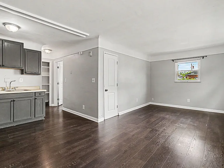 1932 Truitt Ave — Photo 4