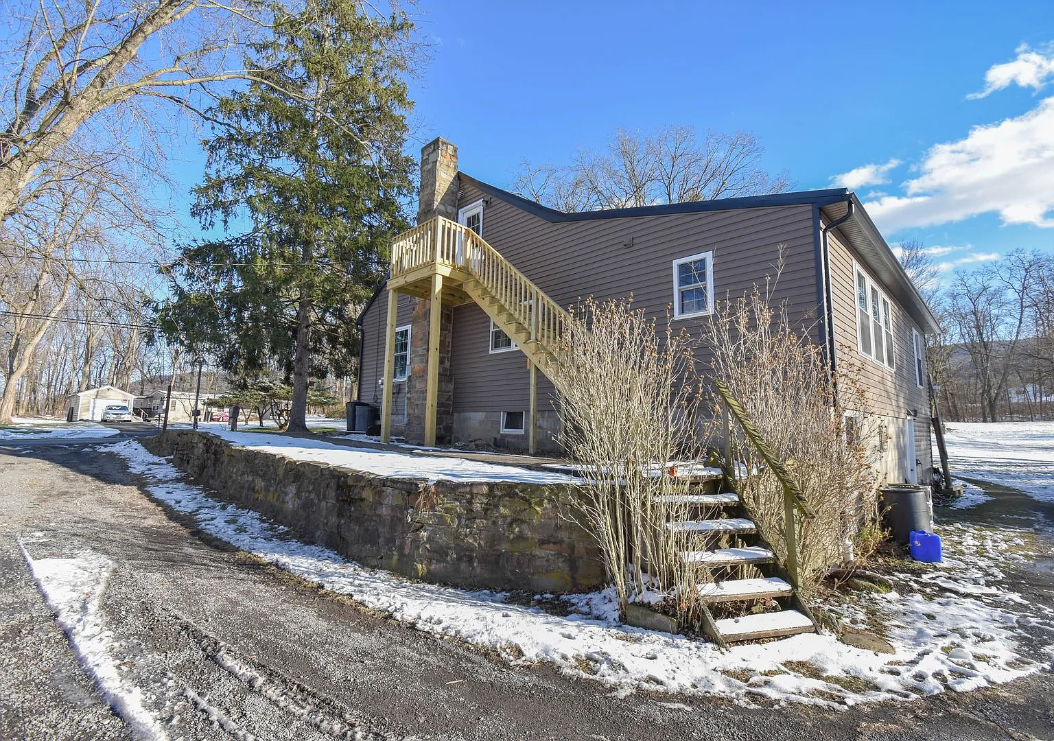 Studio Apartment in Mill Hall Close to Greenhouse! — Photo 2