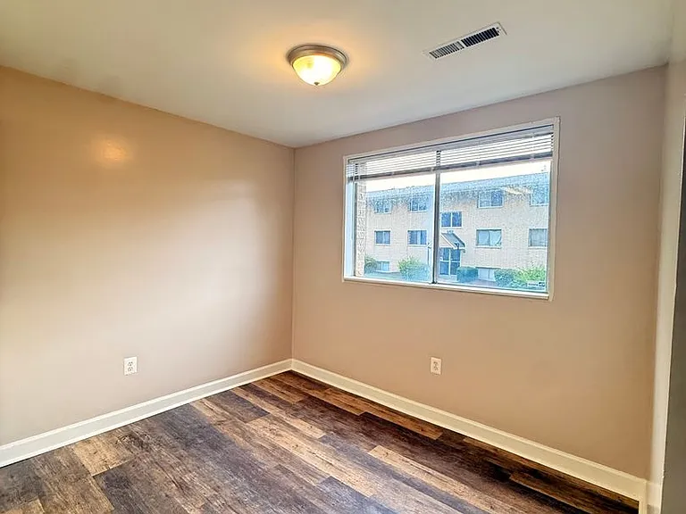 5440 85th Ave #T1 — Photo 6