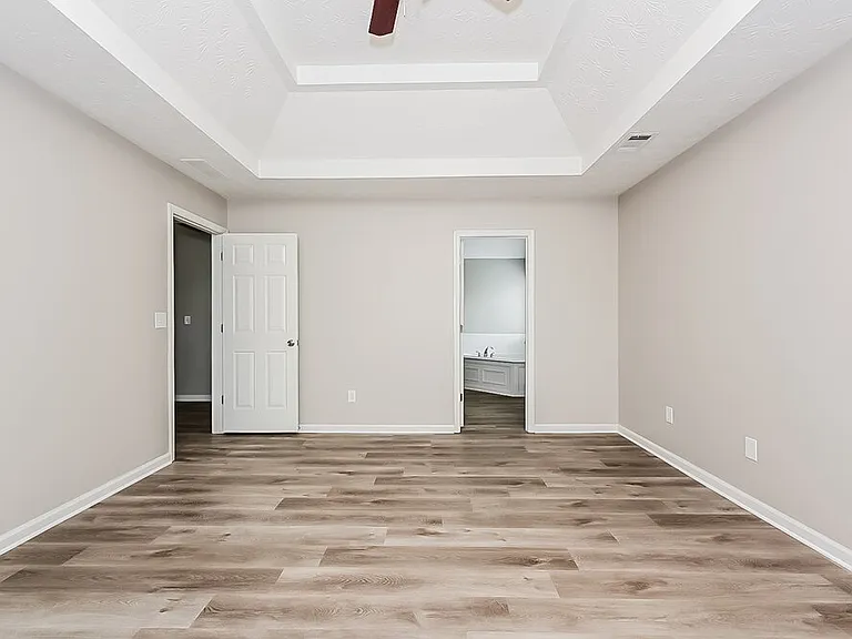 290 Hazelhurst Dr — Photo 9