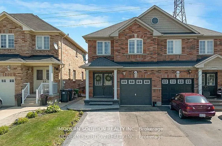 67 Roundstone Dr — Photo 2