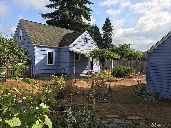 5th image of 1727 Thurston Ave NE