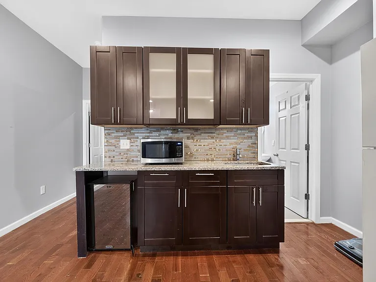 447 Mercer St #1 — Photo 4
